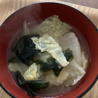 わかめと白菜の醤油麹のお味噌汁